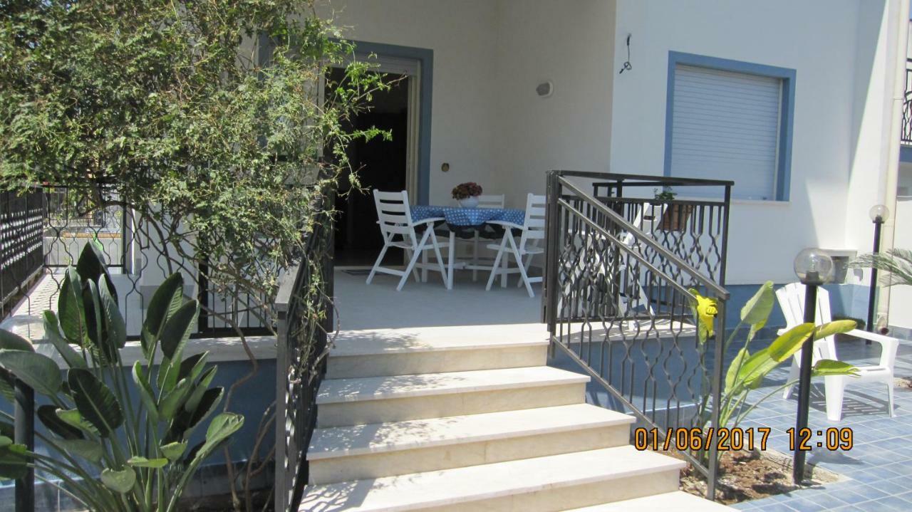 La Sterlizia Apartment มอนเดลโล ภายนอก รูปภาพ