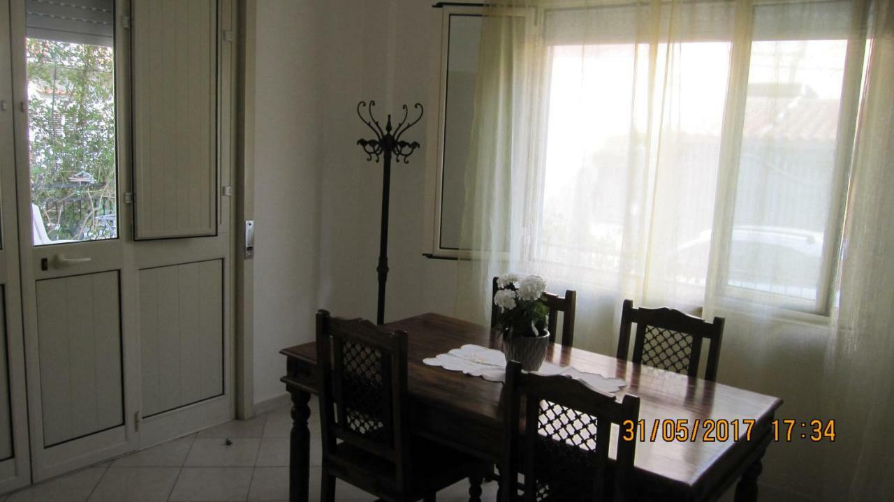 La Sterlizia Apartment มอนเดลโล ภายนอก รูปภาพ