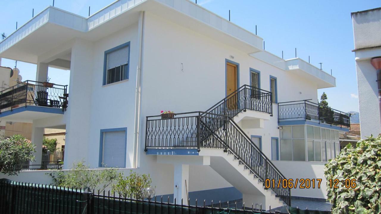La Sterlizia Apartment มอนเดลโล ภายนอก รูปภาพ