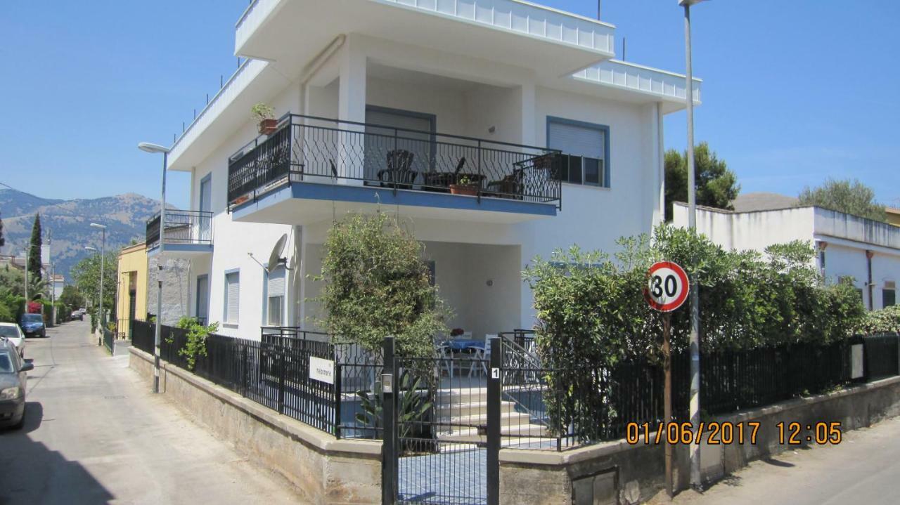 La Sterlizia Apartment มอนเดลโล ภายนอก รูปภาพ