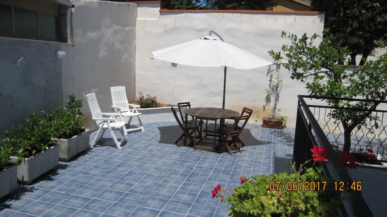 La Sterlizia Apartment มอนเดลโล ภายนอก รูปภาพ