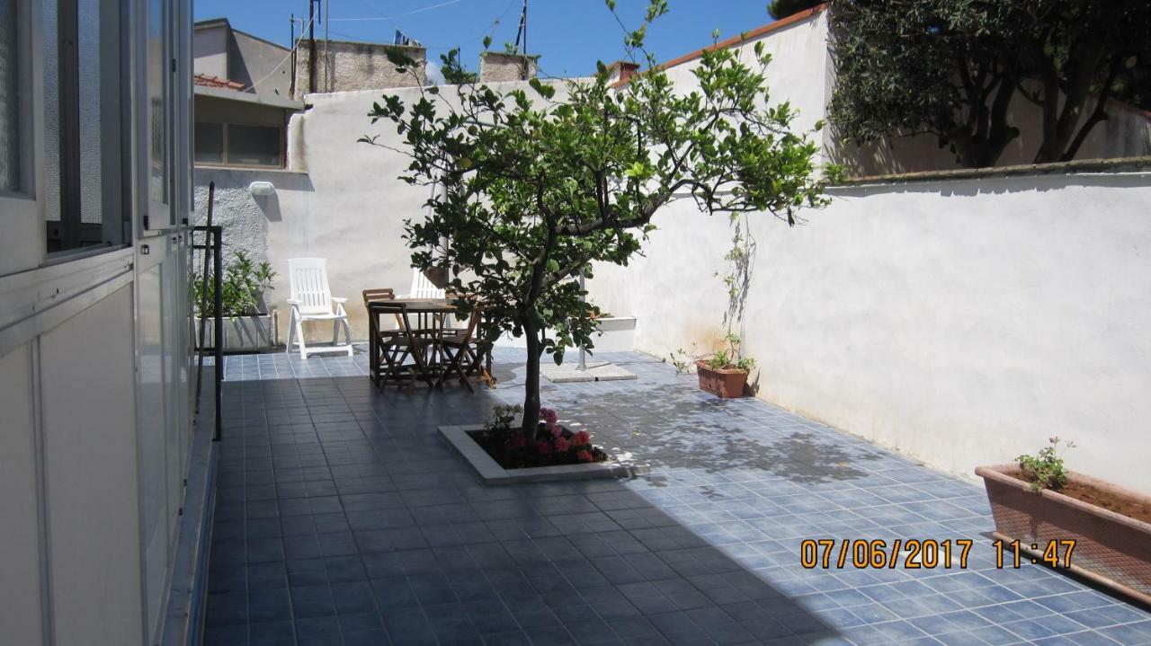 La Sterlizia Apartment มอนเดลโล ภายนอก รูปภาพ
