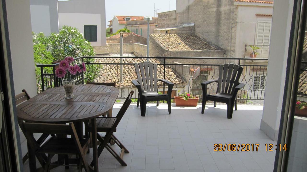 La Sterlizia Apartment มอนเดลโล ภายนอก รูปภาพ