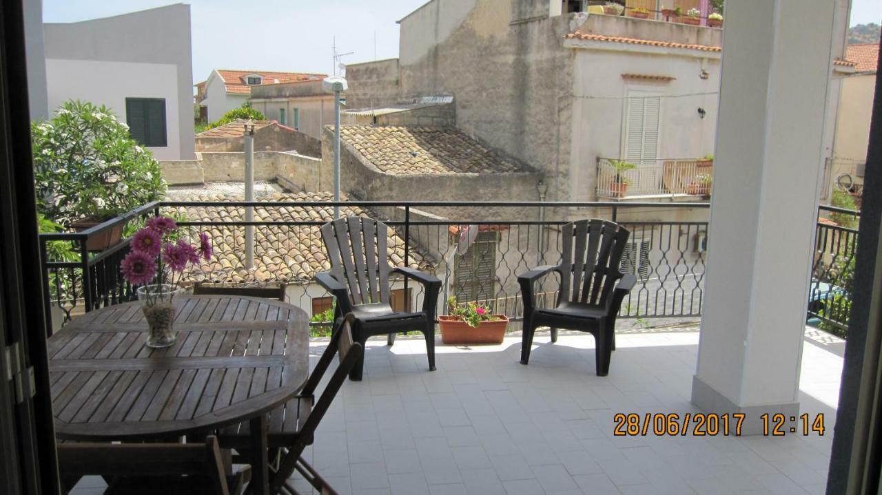 La Sterlizia Apartment มอนเดลโล ภายนอก รูปภาพ